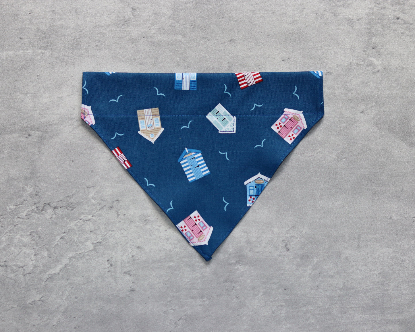 Beach Huts by the Bay – Classic Coastal Bandana